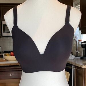 knix Black Seamless V-Plunge Wireless Bra